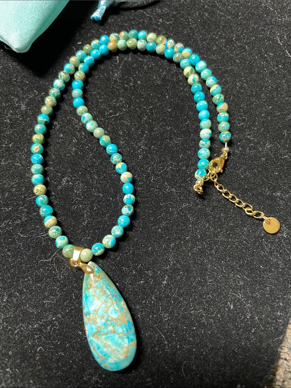 Turquoise Beaded  Mottled Teardrop Pendant Necklace